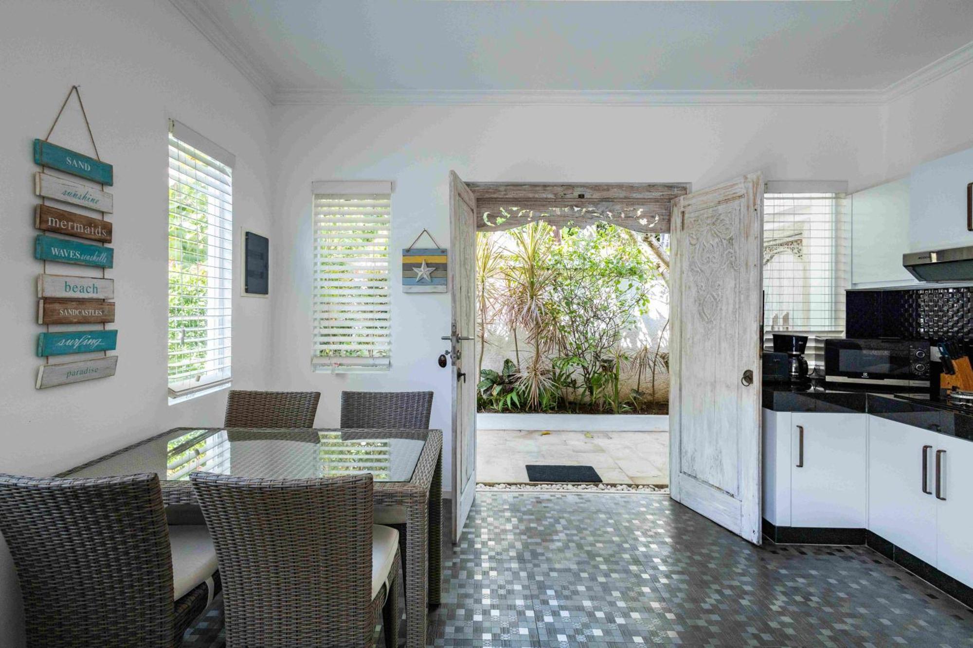 Charming, Villa Sofie - Central Sanur With Refreshing Pool Buitenkant foto